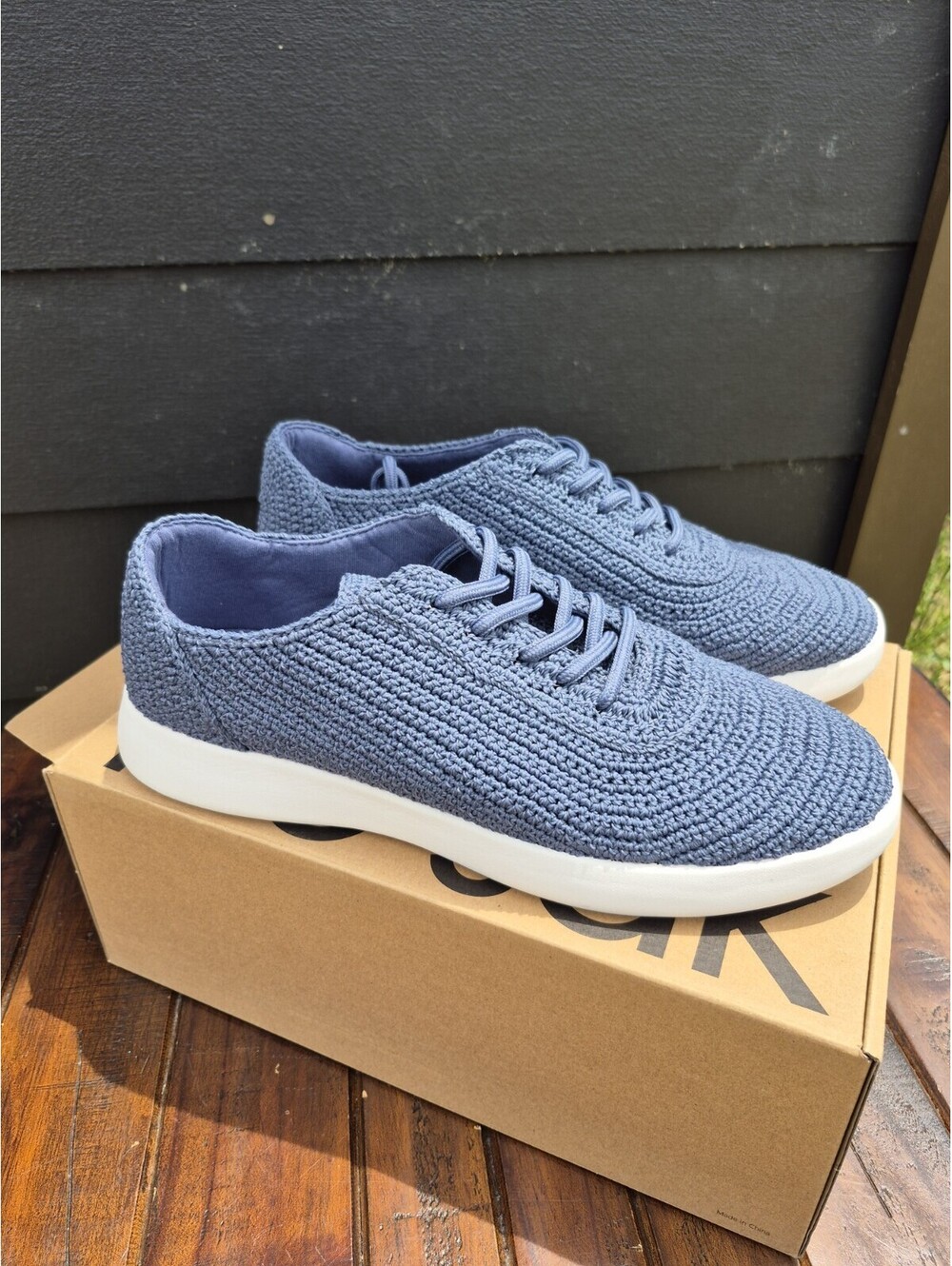 The Sak Asha Low Top artisan-assembled sneaker hand-crocheted size 11 $129 MSRP